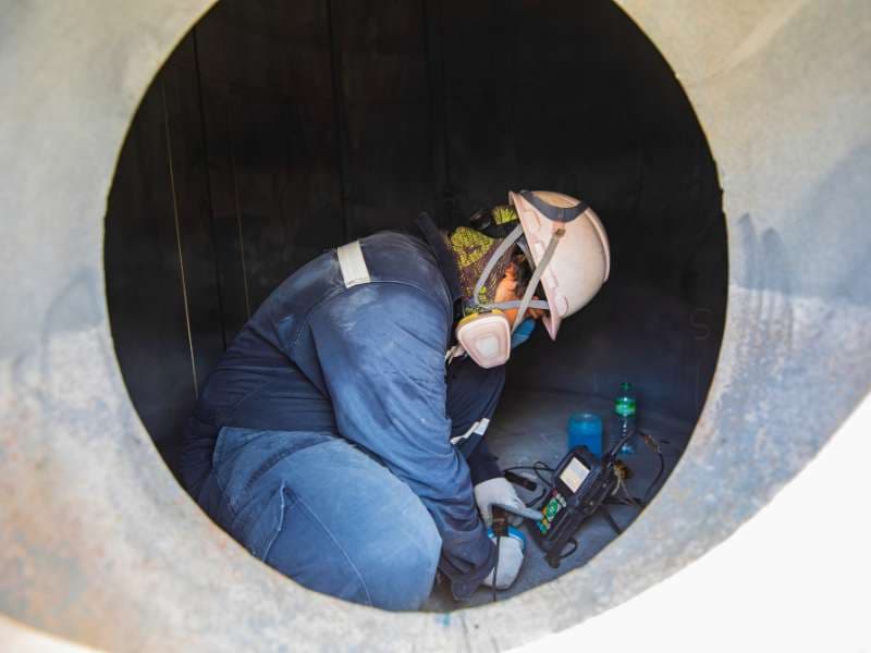 دليل صيانة الخزانات الصناعية: كيف تطيل عمر معداتك؟